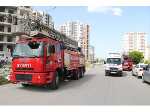 15 katlı inşaatın çatısında yangın çıktı