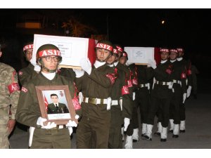 Hakkari’de şehitler için tören düzenlendi