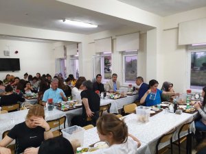 Tepebaşı Kaymakamı Yılmaz, öğrencilerle iftarda buluştu
