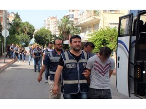 İçinde ihraç polislerin de olduğu çeteye kaparo baskını: 15 gözaltı