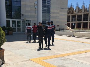 Kafe ve okulları hedef alan uyuşturucu tacirlerine operasyon: 2 tutuklama