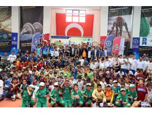 Okul sporlarına coşkulu final
