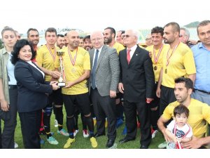 Muğla Valilik Kupası şampiyonu Esençayspor