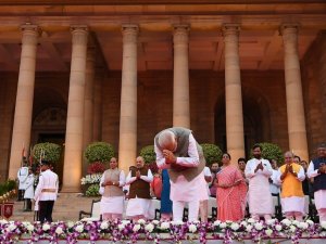Hindistan Başbakanı Modi yemin ederek göreve başladı