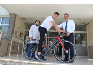 Bisikletsiz şampiyona Kaymakam desteği