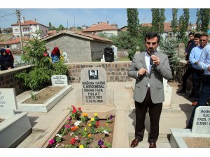 Emekli Korgeneral Polat, mezarı başında anıldı