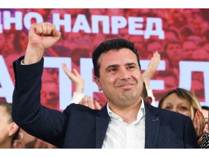 Kuzey Makedonya Başbakanı Zaev Parti Kabinesini ve Hükümeti “Süpürüyor”