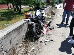 Bayram iznine gelen teğmen motosiklet kazasında ölümden döndü