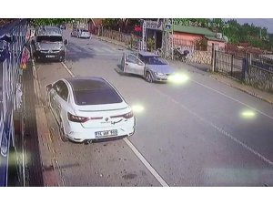 Darp ettiği kadını otomobilden attı