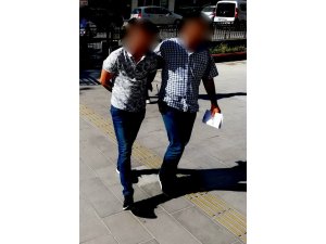 Başkalarının hesaplarından para çeken zanlı, Kuşadası’nda yakalandı