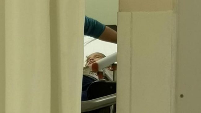 2 yaşındaki Aras korkuttu... Çamaşır suyu içti, bu hale geldi!