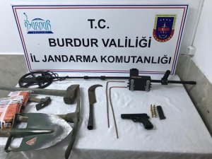 Burdur’da kaçak kazıya suçüstü