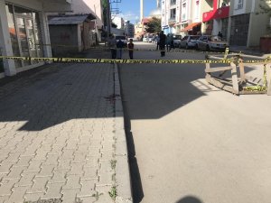Horasan’da intihar güvenlik kamerasına yansıdı