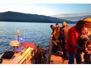 İzmir’de 46’sı çocuk 170 düzensiz göçmen yakalandı
