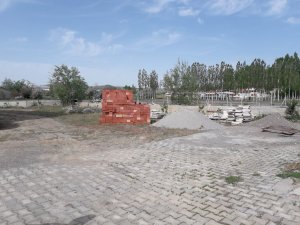 Hatipler Camisi çevre düzenleme çalışmalarına başlandı