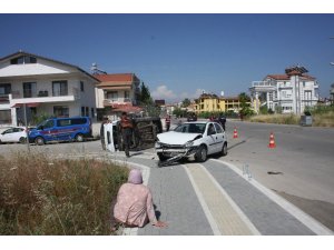 Side’de iki otomobil birbirine girdi: 2 yaralı