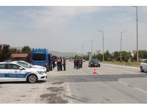 Afyonkarahisar Valisi Tutulmaz trafik denetimlerine katıldı
