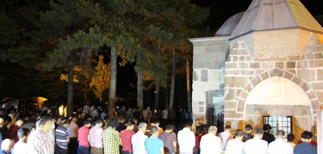 Kadir Gecesi coşkuyla idrak edildi