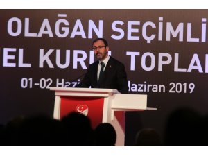 Bakan Kasapoğlu TFF Başkanlığı’na seçilen Nihat Özdemir’i kutladı