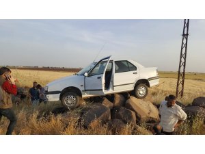 Kaza yapan aracı görenler gözlerine inanamadı