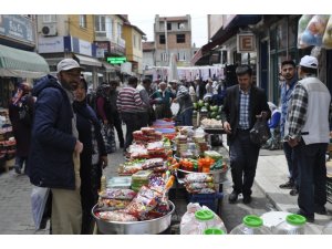 Pazarda Ramazan Bayramı yoğunluğu