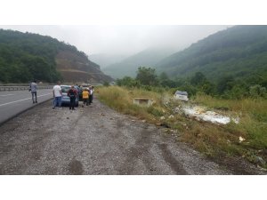 Bayram tatili için memleketlerine giden aile kaza yaptı: 3 yaralı