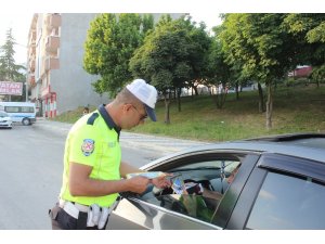 Kaymakam Tezcan trafik uygulamasına katıldı