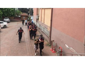 Jandarmadan bayram öncesi eş zamanlı operasyon: 17 gözaltı