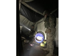 Teröristlerin kullandığı 3 katlı mağara tespit edildi