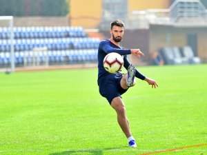 Başakşehir Bajic ve Serdar Taşçı’ya teşekkür etti