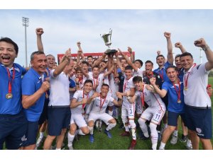 Altınordu U17 takımı şampiyon oldu