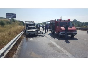 Güvenlik şeridinde duran otomobile karpuz yüklü kamyonet çarptı: 1 ölü