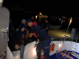 Lüks yatı çalarak Yunanistan’a kaçmaya çalışan göçmenler yakalandı