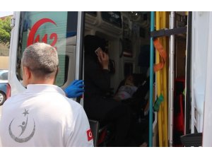 D-100’de iki otomobil çarpıştı: 1’i çocuk 3 yaralı