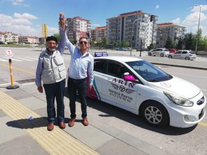 Azmetti 76 yaşında ehliyet aldı