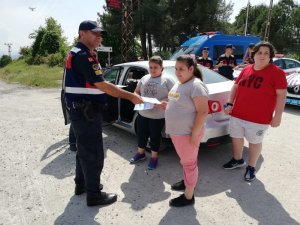 Jandarmadan şeker tadında ‘bayram uygulaması’
