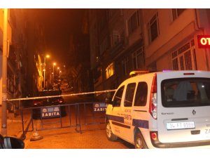 Beşiktaş’ta metruk bir binanın çökme tehlikesi