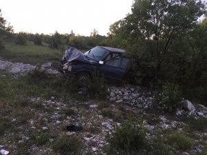 Park halindeki otomobile çarptı: 2 yaralı