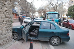 Aşırı hız yine kazaya neden oldu