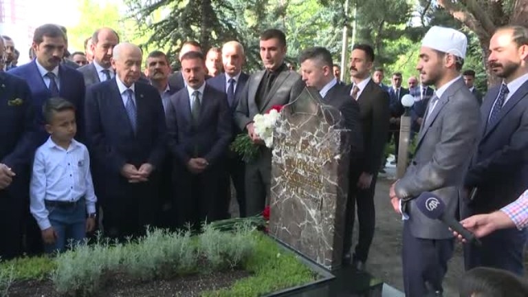 Bahçeli'den Davutoğlu tepkisi
