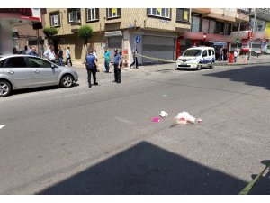 Cadde ortasında karısına kurşun yağdırdı