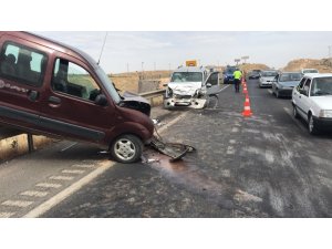 Gaziantep’te iki araç kafa kafaya çarpıştı: 4 yaralı