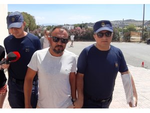 Gazetecilerin teknesine çarpan kaptan tutuklandı