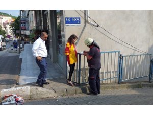 Balkonda mahsur kalan çocuğun imdadına itfaiye ekipleri yetişti
