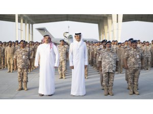 Katar Fransa'dan savaş uçaklarını teslim aldı