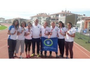 Bursa Büyükşehir’in atletizm takımı madalyalara abone