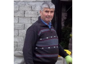 Kayan aracını dayanarak durdurmaya çalışırken yaşamını yitirdi