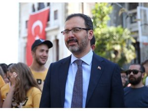 Bakan Kasapoğlu’ndan Eda Tuğsuz’a tebrik mesajı