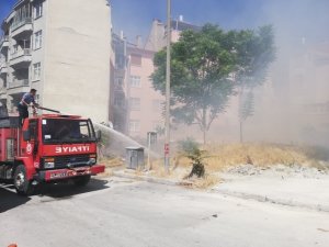 Çocukların attığı torpil yangın çıkardı