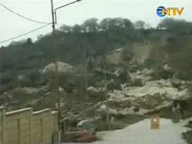 Saniye saniye toprak kayması VİDEO
